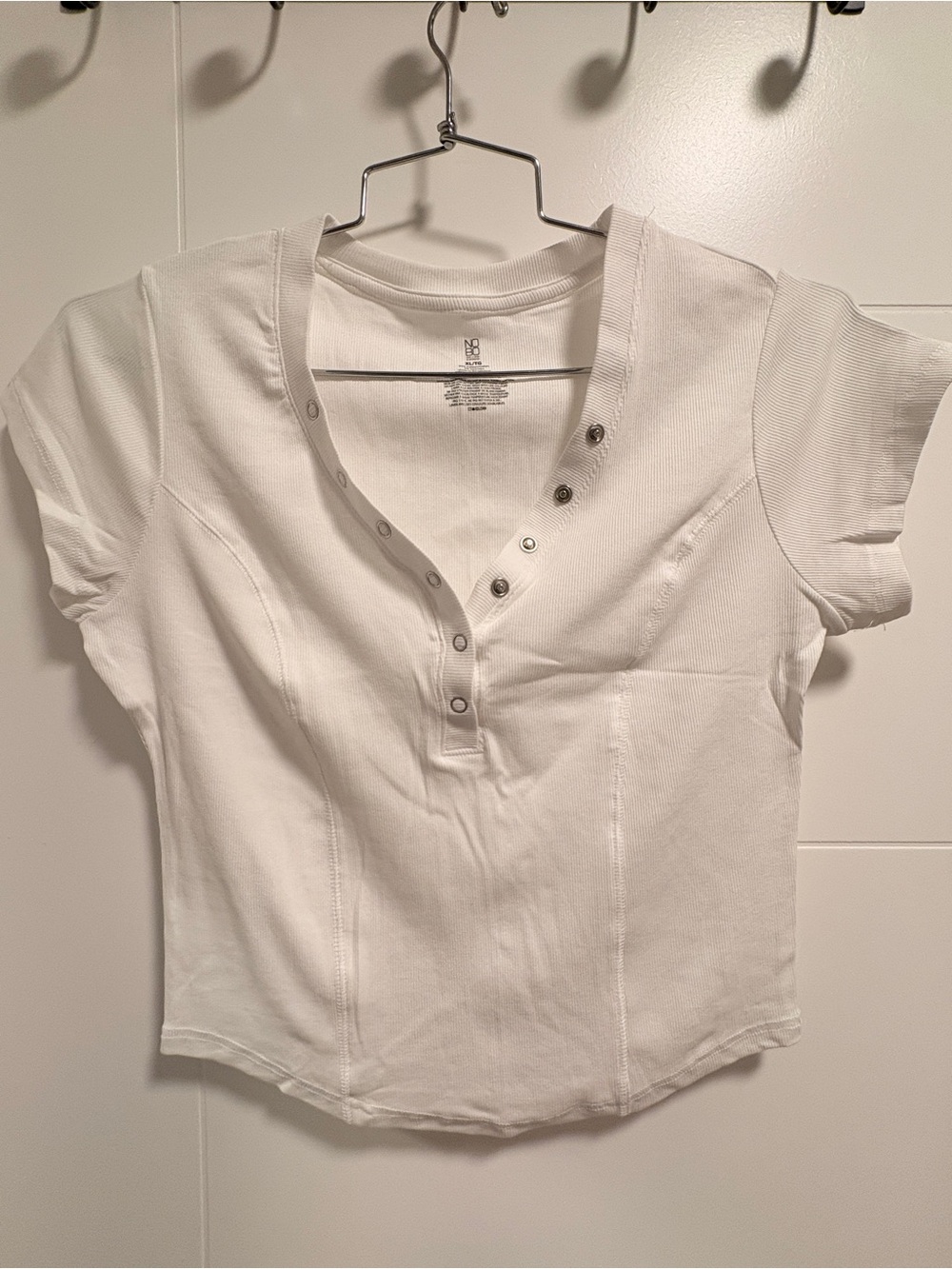 NOBO White Short-Sleeve Snap-Front Henley Tee